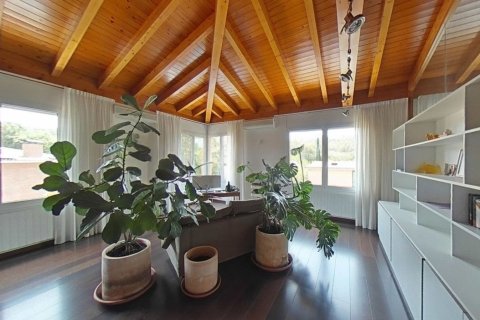 Сasa de 6 dormitorios en venta en Sant Cugat del Vallès, Barcelona, Cataluña, Spain № 6626 - foto 21