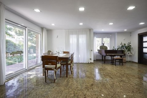 Сasa de 6 dormitorios en venta en Sant Cugat del Vallès, Barcelona, Cataluña, Spain № 6626 - foto 3