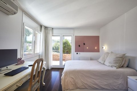 Сasa de 6 dormitorios en venta en Sant Cugat del Vallès, Barcelona, Cataluña, Spain № 6626 - foto 14