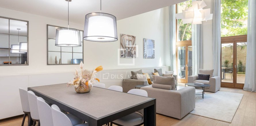 3 bedrooms apartment for sale in Barcelona, Catalonia, Spain № 4440