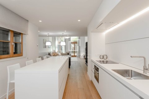 3 bedrooms apartment for sale in Barcelona, Catalonia, Spain № 4440 - photo 16