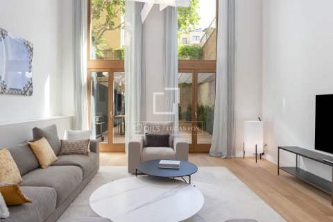 3 bedrooms apartment for sale in Barcelona, Catalonia, Spain № 4440 - photo 4
