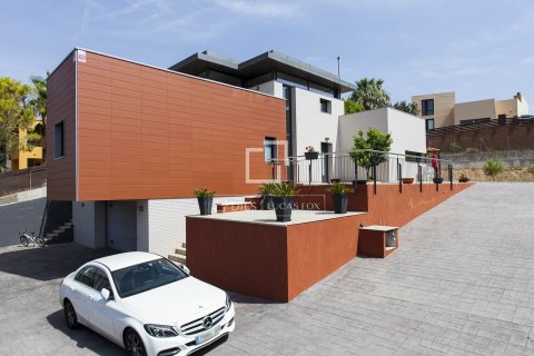 Villa de 3 dormitorios en venta en Sitges, Barcelona, Cataluña, Spain № 4441