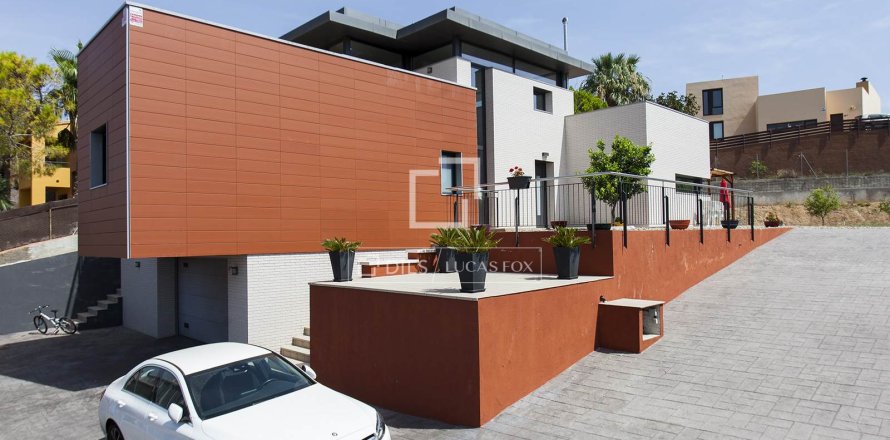 Villa de 3 dormitorios en venta en Sitges, Barcelona, Cataluña, Spain № 4441