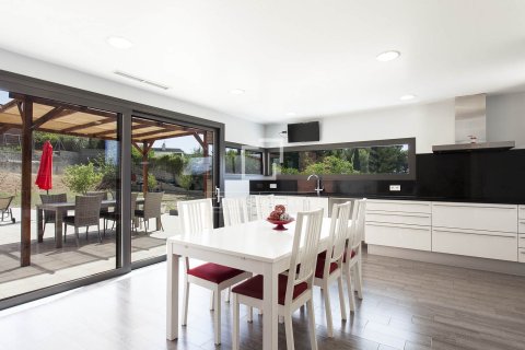 Villa de 3 dormitorios en venta en Sitges, Barcelona, Cataluña, Spain № 4441 - foto 9