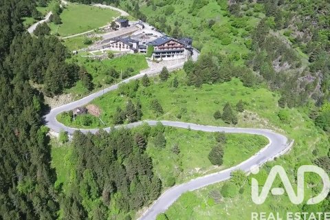 Propiedad comercial de 4716 m² en venta en Lérida, Cataluña, Spain № 4700 - foto 21