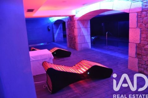 Propiedad comercial de 4716 m² en venta en Lérida, Cataluña, Spain № 4700 - foto 14