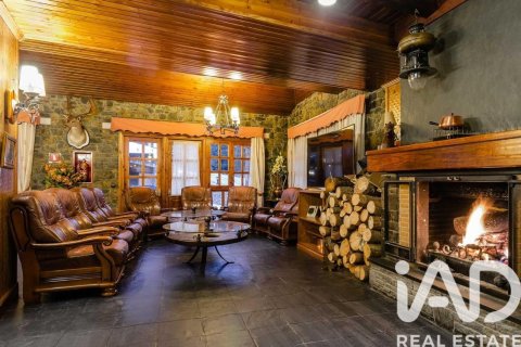 Propiedad comercial de 4716 m² en venta en Lérida, Cataluña, Spain № 4700 - foto 29