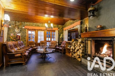 Propiedad comercial de 4716 m² en venta en Lérida, Cataluña, Spain № 4700 - foto 9