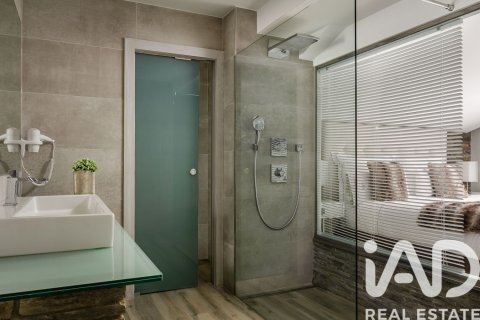 Propiedad comercial de 4716 m² en venta en Lérida, Cataluña, Spain № 4700 - foto 16