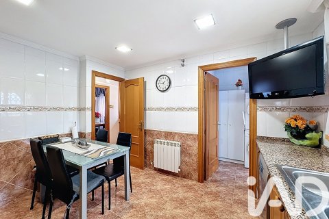 Casa adosada de 4 dormitorios en venta en Calafell, Tarragona, Cataluña, Spain № 4698 - foto 18