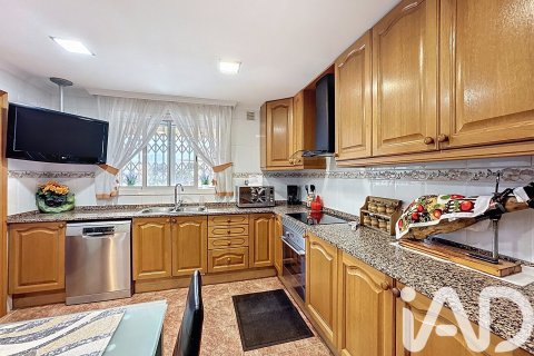 Casa adosada de 4 dormitorios en venta en Calafell, Tarragona, Cataluña, Spain № 4698 - foto 19