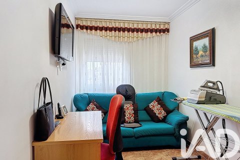 Casa adosada de 4 dormitorios en venta en Calafell, Tarragona, Cataluña, Spain № 4698 - foto 13