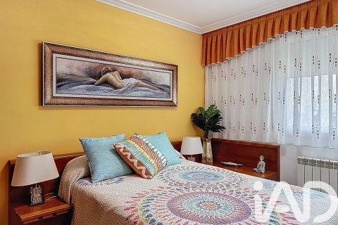 Casa adosada de 4 dormitorios en venta en Calafell, Tarragona, Cataluña, Spain № 4698 - foto 14