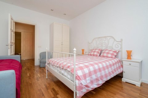 Apartamento de 7 dormitorios en venta en Barcelona, Cataluña, Spain № 1217 - foto 23
