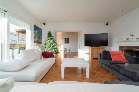 Apartamento de 7 dormitorios en venta en Barcelona, Cataluña, Spain № 1217 - foto 18