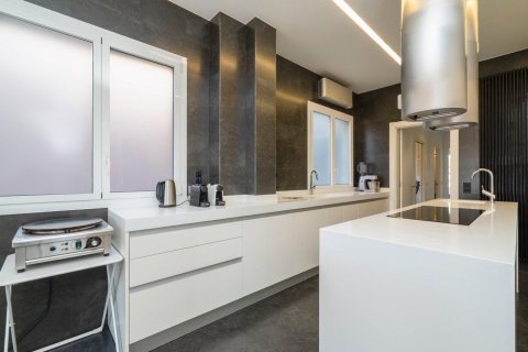 Apartamento de 7 dormitorios en venta en Barcelona, Cataluña, Spain № 1217 - foto 21
