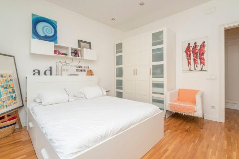 Apartamento de 7 dormitorios en venta en Barcelona, Cataluña, Spain № 1217 - foto 25