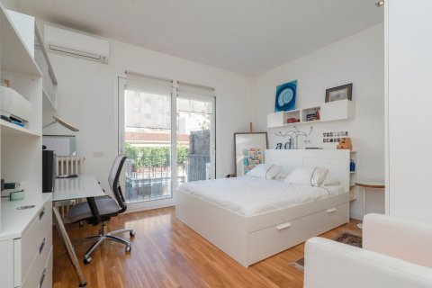 Apartamento de 7 dormitorios en venta en Barcelona, Cataluña, Spain № 1217 - foto 26