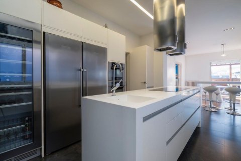 Apartamento de 7 dormitorios en venta en Barcelona, Cataluña, Spain № 1217 - foto 19