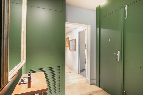 Apartamento de 3 dormitorios en venta en Barcelona, Cataluña, Spain № 1493 - foto 20