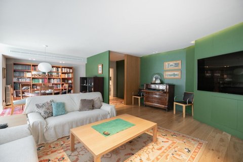 Apartamento de 3 dormitorios en venta en Barcelona, Cataluña, Spain № 1493 - foto 3
