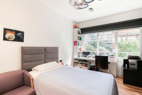 Apartamento de 3 dormitorios en venta en Barcelona, Cataluña, Spain № 1493 - foto 11