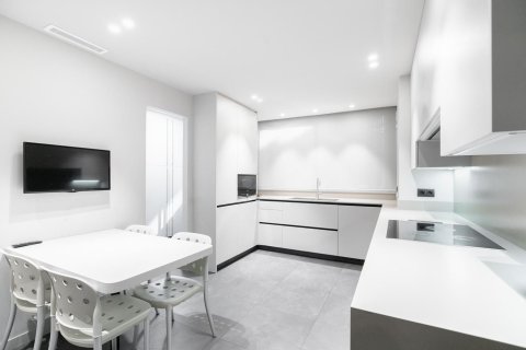 Apartamento de 3 dormitorios en venta en Barcelona, Cataluña, Spain № 1493 - foto 7