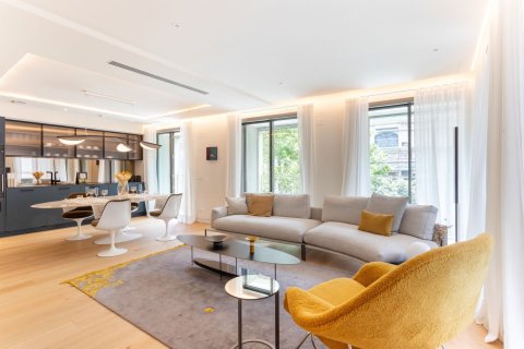 Estudio en venta en Barcelona, Cataluña, Spain № 1491 - foto 4