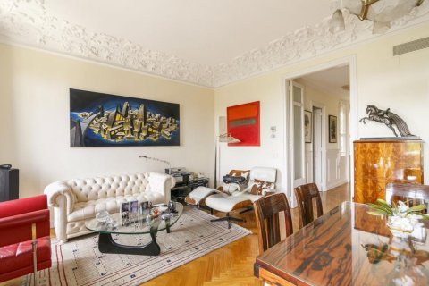 Купить квартиру в Барселона, Испания с 5 комнат, № 1490 - фото 3
