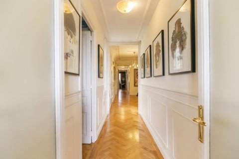Купить квартиру в Барселона, Испания с 5 комнат, № 1490 - фото 7