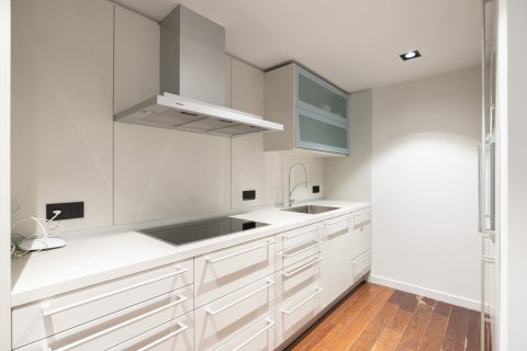 Apartamento de 2 dormitorios en venta en Barcelona, Cataluña, Spain № 1492 - foto 7