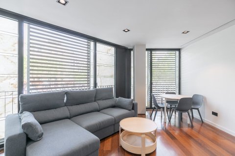 Apartamento de 2 dormitorios en venta en Barcelona, Cataluña, Spain № 1492 - foto 4