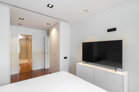 Apartamento de 2 dormitorios en venta en Barcelona, Cataluña, Spain № 1492 - foto 14