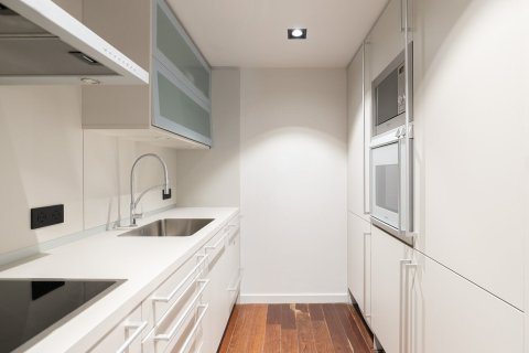 Apartamento de 2 dormitorios en venta en Barcelona, Cataluña, Spain № 1492 - foto 8