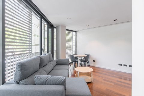Apartamento de 2 dormitorios en venta en Barcelona, Cataluña, Spain № 1492 - foto 5