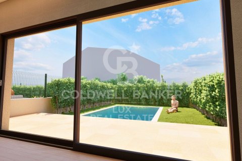 Сasa de 6 dormitorios en venta en Girona, Gerona, Cataluña, Spain № 5936 - foto 2
