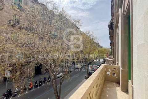 Купить квартиру в Барселона, Испания с 3 спальни, 232м², № 5933 - фото 4