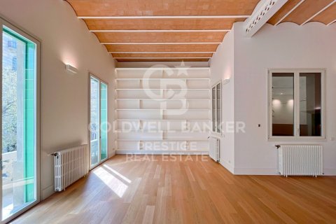 Купить квартиру в Барселона, Испания с 3 спальни, 232м², № 5933 - фото 2