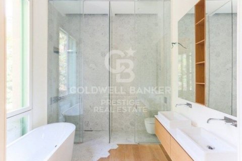 Купить квартиру в Барселона, Испания с 3 спальни, 232м², № 5933 - фото 12