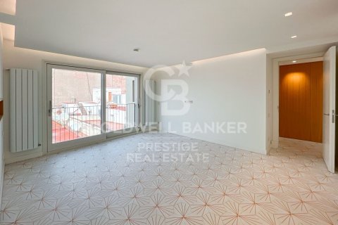 Ático de 3 dormitorios en venta en Barcelona, Cataluña, Spain № 5931 - foto 22