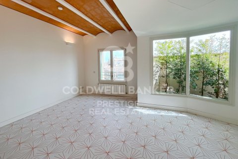 Ático de 3 dormitorios en venta en Barcelona, Cataluña, Spain № 5931 - foto 10