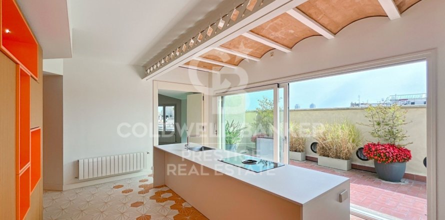 Ático de 3 dormitorios en venta en Barcelona, Cataluña, Spain № 5931