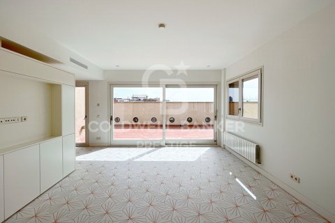 Ático de 3 dormitorios en venta en Barcelona, Cataluña, Spain № 5931 - foto 2