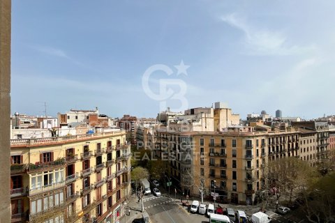Ático de 3 dormitorios en venta en Barcelona, Cataluña, Spain № 5931 - foto 8