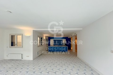 Купить квартиру в Барселона, Испания с 2 спальни, 146м², № 5932 - фото 2