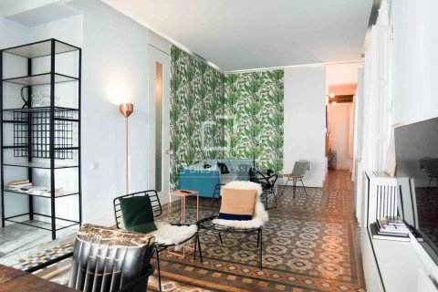 Apartamento de 3 dormitorios en venta en Barcelona, Cataluña, Spain № 4339