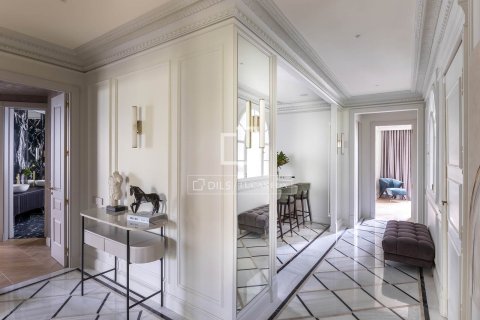 Купить квартиру в Барселона, Испания с 4 спальни, 201м², № 4336 - фото 2