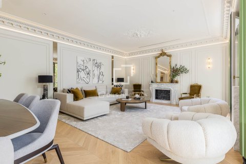 Купить квартиру в Барселона, Испания с 4 спальни, 201м², № 4336 - фото 27