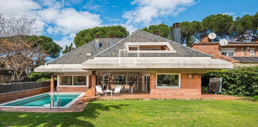 Villa de 6 dormitorios en venta en Sant Cugat del Vallès, Barcelona, Cataluña, Spain № 6369